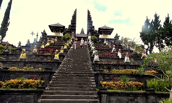 visit-temple-bali-tour-packages-singapore